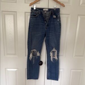 Abercrombie and Finch, the Dad high-rise jeans, distressed